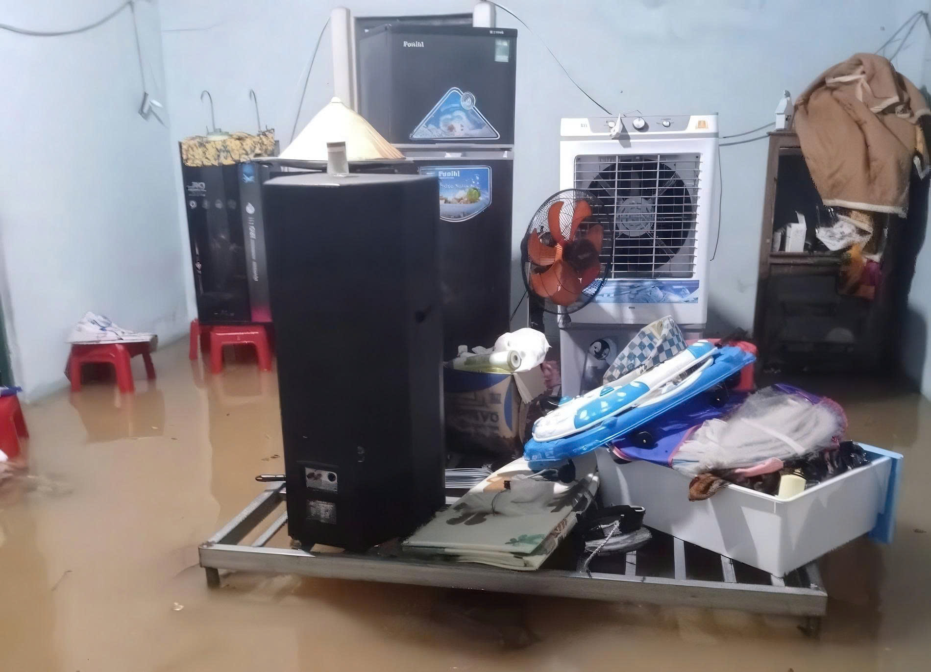 Ảnh hưởng bão số 1: Phố cổ Hội An ngập sâu, sạt lở nhiều điểm đường lên bán đảo Sơn Trà- Ảnh 20.