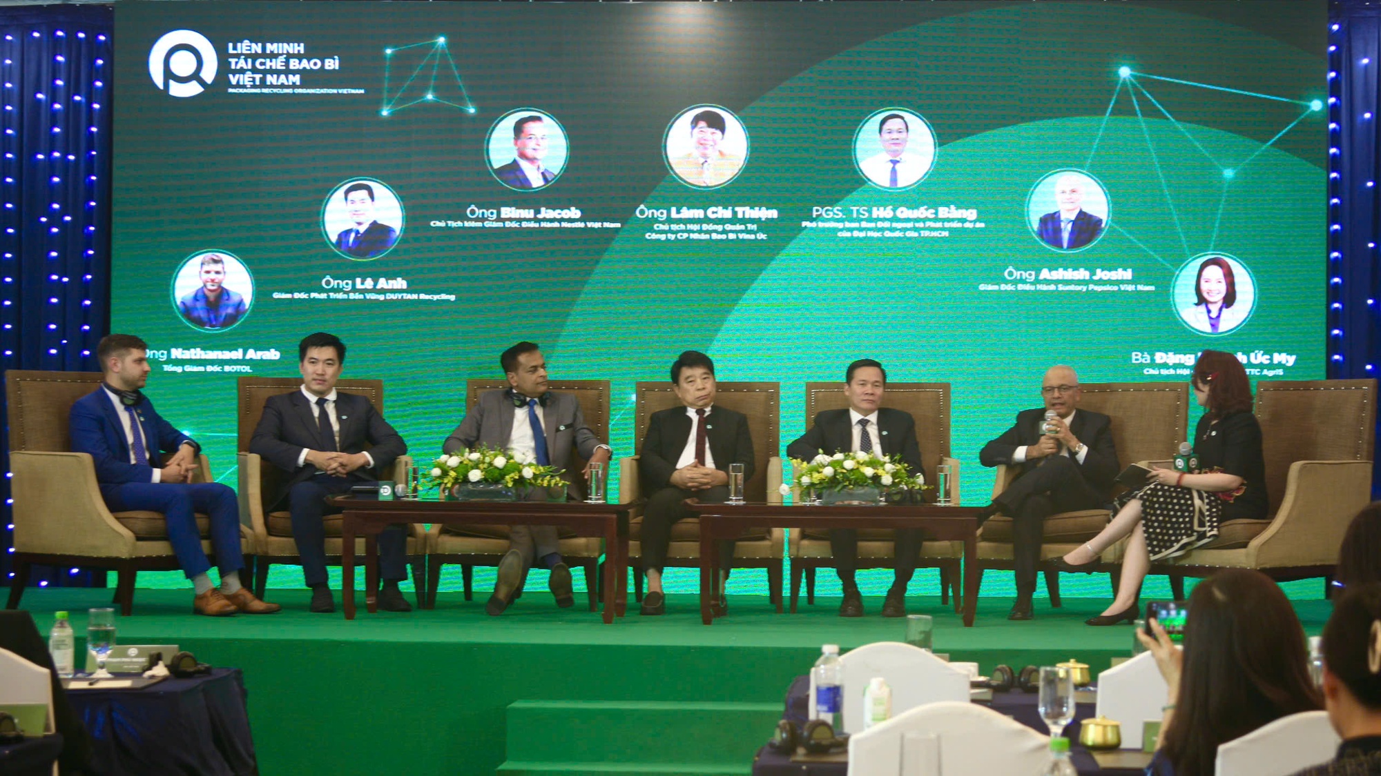 Các doanh nghiệp và chuyên gia cũng chia sẻ nhiều sáng kiến, công nghệ mới và mô hình hợp tác hiệu quả