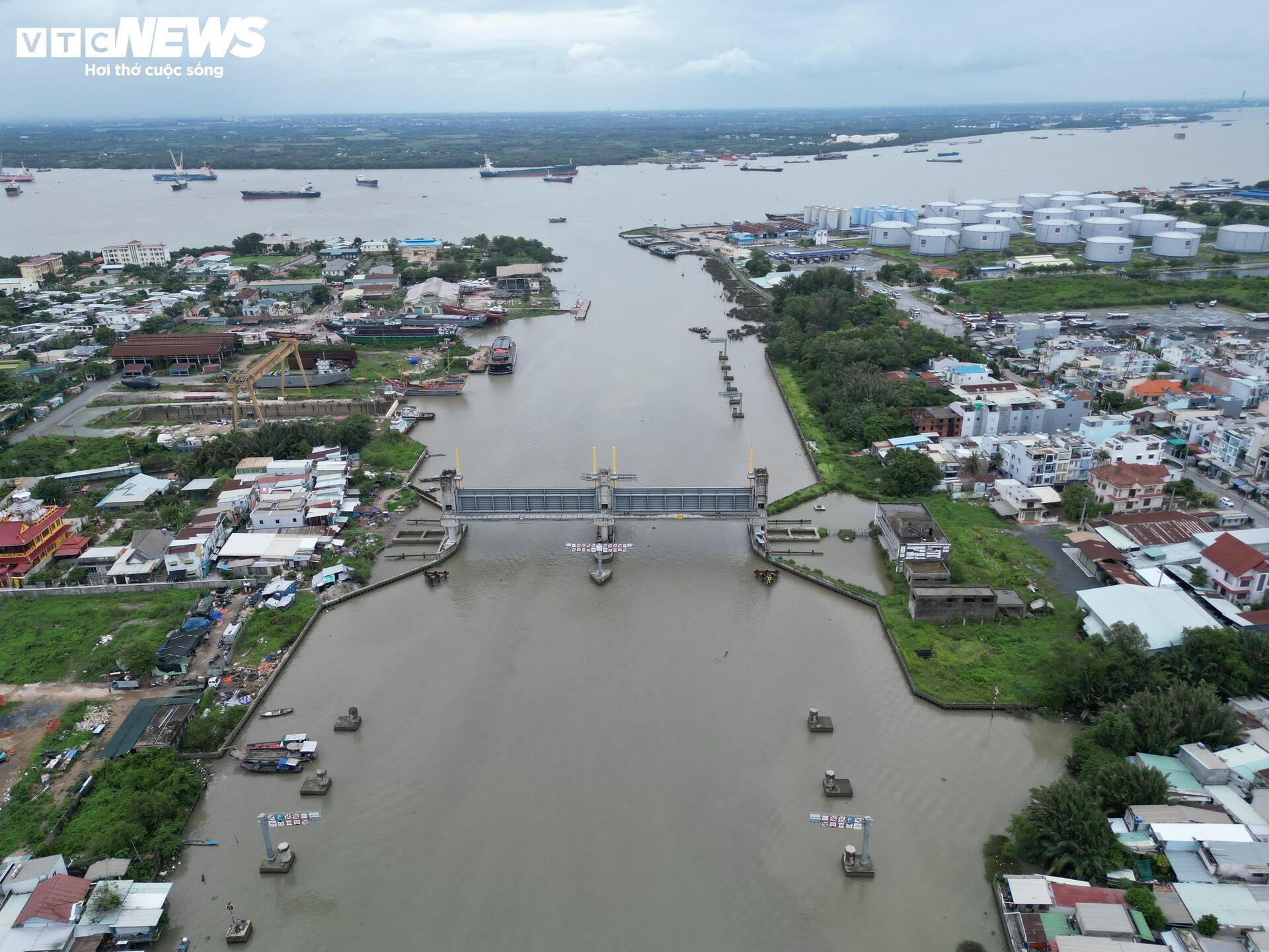 Siêu dự án 10 . 000 Tỷ tại tp . Hcm: Mịt mờ ngày về đích và khó khăn kéo dài - Ảnh 1.