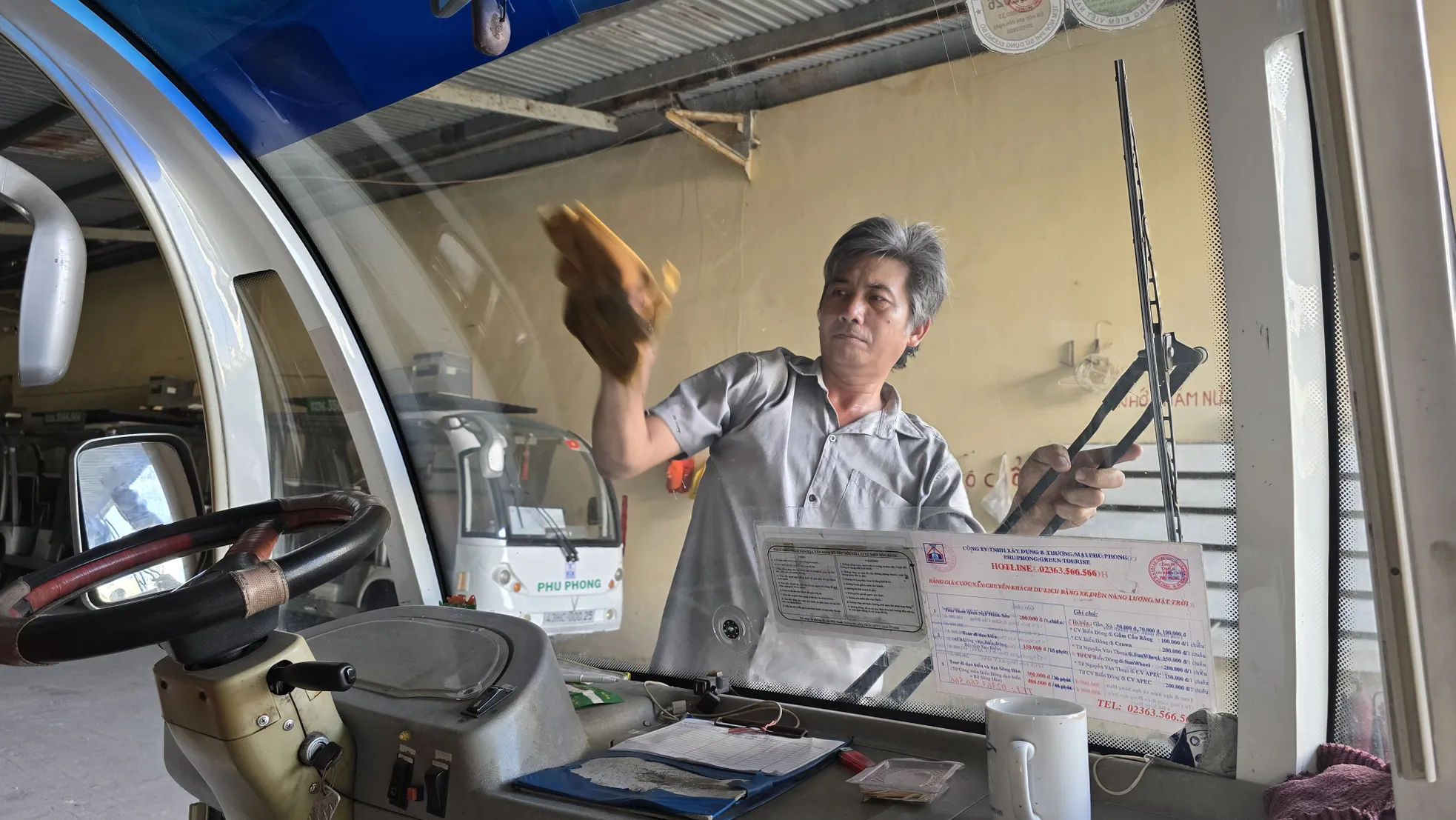 Sợ vi phạm tốc độ, cả trăm xe điện không thể lăn bánh - Ảnh 13.