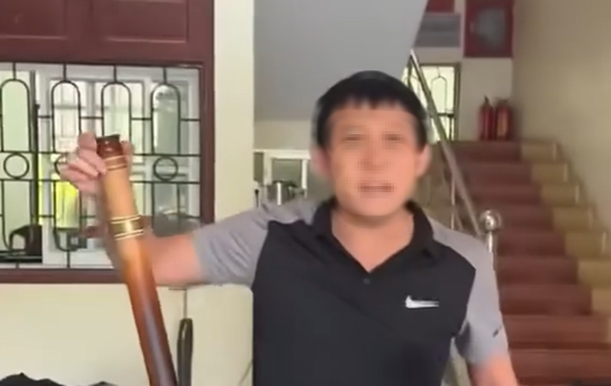 Cán bộ Thuế thanh hóa bị đình chỉ sau sự việc xưng mày , tao với dân - Ảnh 1.