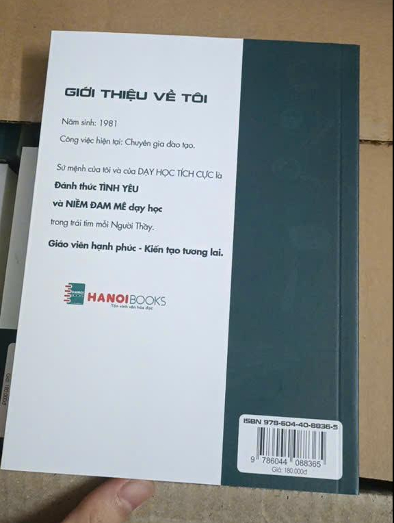 Sứ mệnh người thầy: TS Trần Khánh Ngọc và hành trình truyền cảm hứng giáo dục - Ảnh 3. Sứ mệnh người thầy: TS Trần Khánh Ngọc và hành trình truyền cảm hứng giáo dục - Ảnh 3.