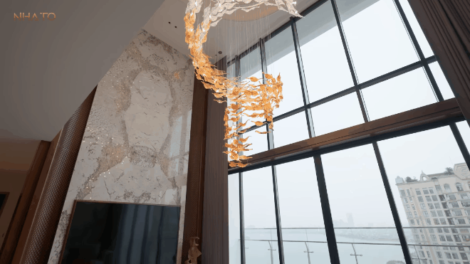 Penthouse 80 tỷ đồng giữa lòng Hà Nội của ông nội tặng cháu gái 4 tuổi, 1 món đồ chơi cũng 50 triệu - Ảnh 1.