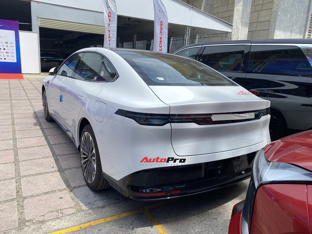 Nissan N7 lần đầu xuất hiện tại Việt Nam: Động cơ điện mạnh 215-268 mã lực, là xe trưng bày, xe hạng D nhưng giá quy đổi ngang Vios - Ảnh 9.