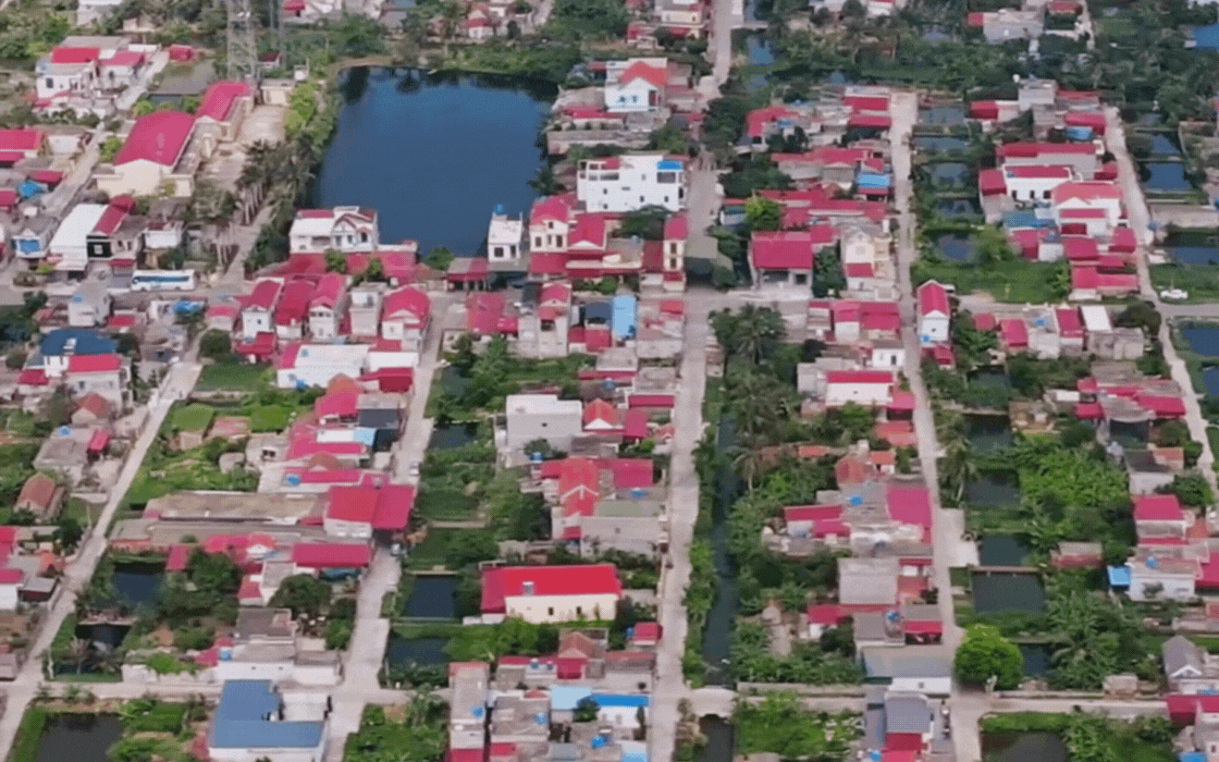 Ngôi làng "sạch nhất miền Bắc" khiến hội nghiện gọn gàng mê mẩn: Đẹp như tranh, vuông vức như bàn cờ, thẳng hàng "tuyệt đối"! - Ảnh 2.