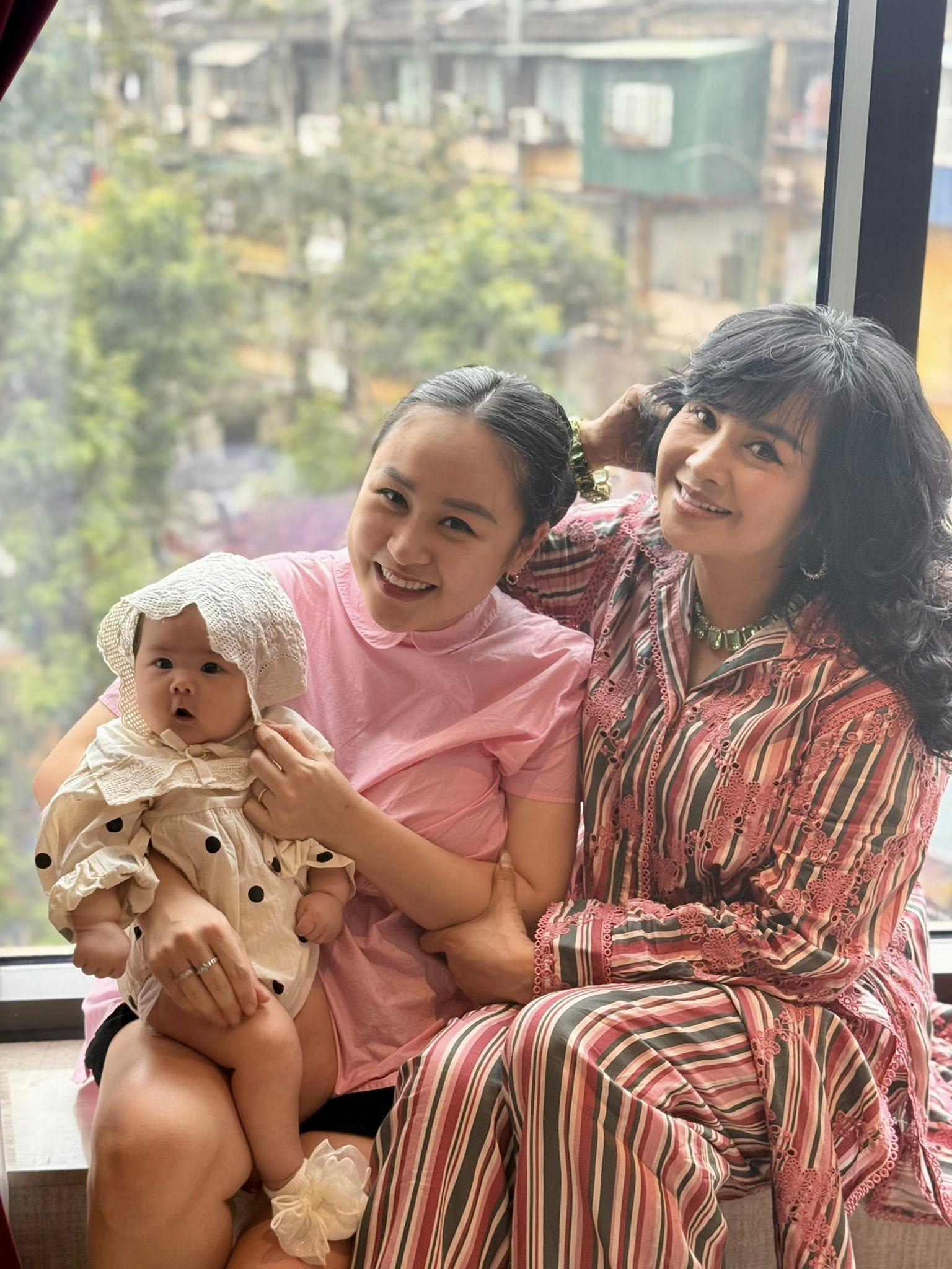 Con gái diva Thanh Lam chính thức gia nhập hội hot mom Việt, không ngờ mới sinh được 6 tháng mà nhan sắc cả mẹ và bé đều rực rỡ đến thế này!- Ảnh 2. Con gái diva Thanh Lam chính thức gia nhập hội hot mom Việt, không ngờ mới sinh được 6 tháng mà nhan sắc cả mẹ và bé đều rực rỡ đến thế này!- Ảnh 2.