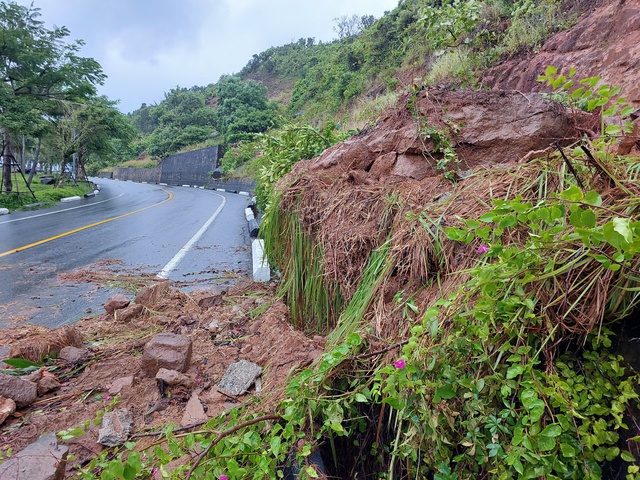 Ảnh hưởng bão số 1: Phố cổ Hội An ngập sâu, sạt lở nhiều điểm đường lên bán đảo Sơn Trà- Ảnh 31.