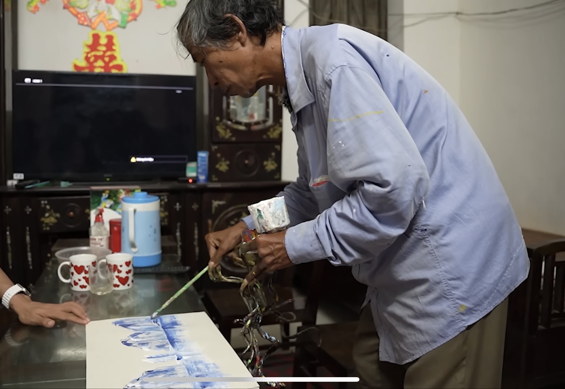 “Dị nhân” Nam Định nuôi móng tay 35 năm không cắt lên tiếng về thông tin muốn bán bộ móng với giá 7 tỷ - Ảnh 7.