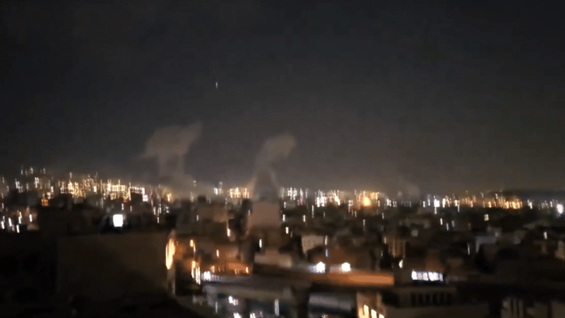 N&Oacute;NG: Israel tấn c&ocirc;ng Iran, nhiều tư lệnh cấp cao thiệt mạng - Iran ph&oacute;ng ngay 100 UAV đ&aacute;p trả - Ảnh 8.