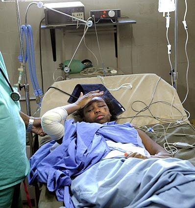 Máy bay vỡ tan, họ vẫn sống: 3 kỳ tích khiến cả thế giới sửng sốt giữa các thảm họa hàng không 20 năm qua- Ảnh 4.