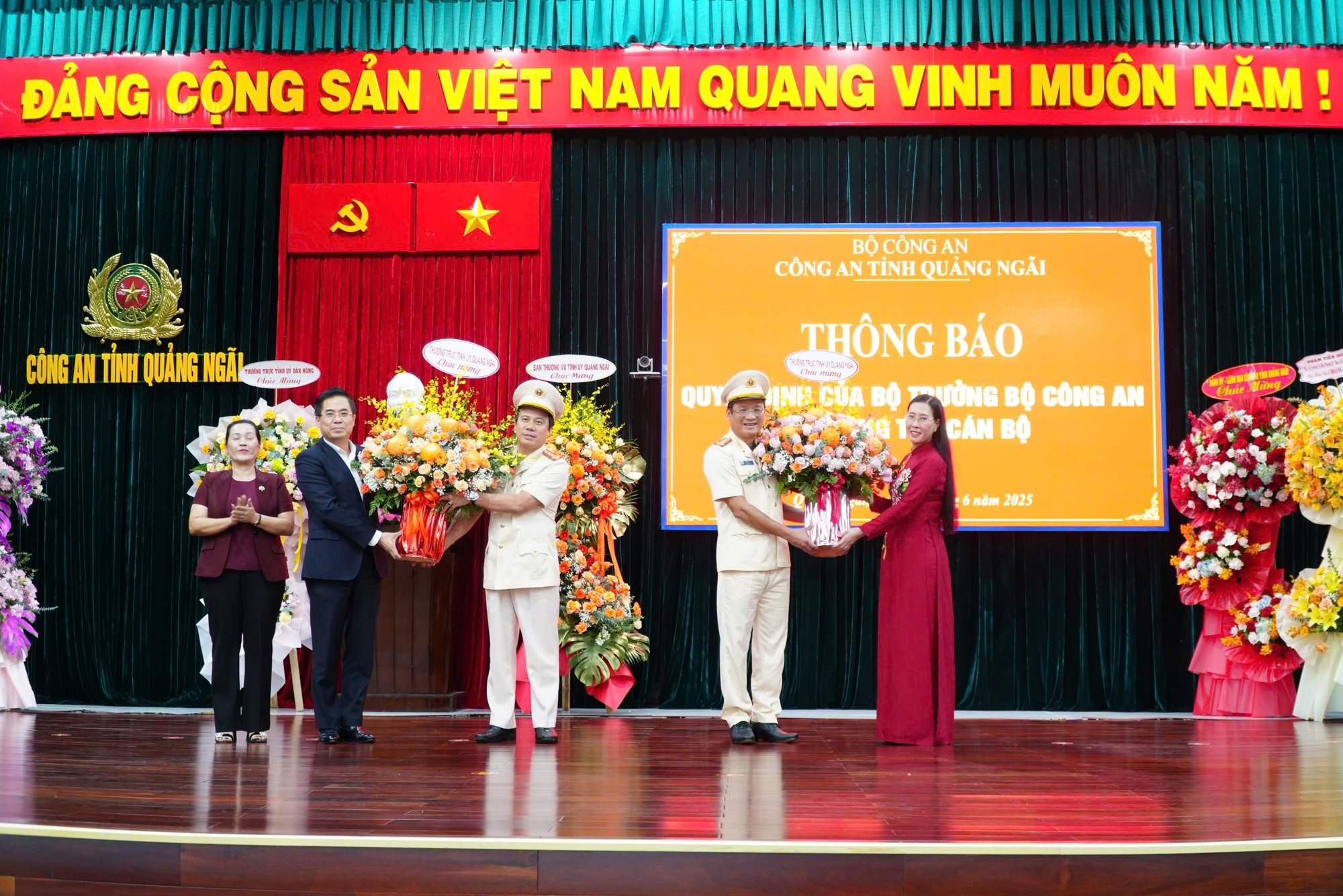 Giám đốc Công an tỉnh Quảng Ngãi 47 tuổi: Đại tá Hồ Song Ân nhận nhiệm vụ mới - Ảnh 2.