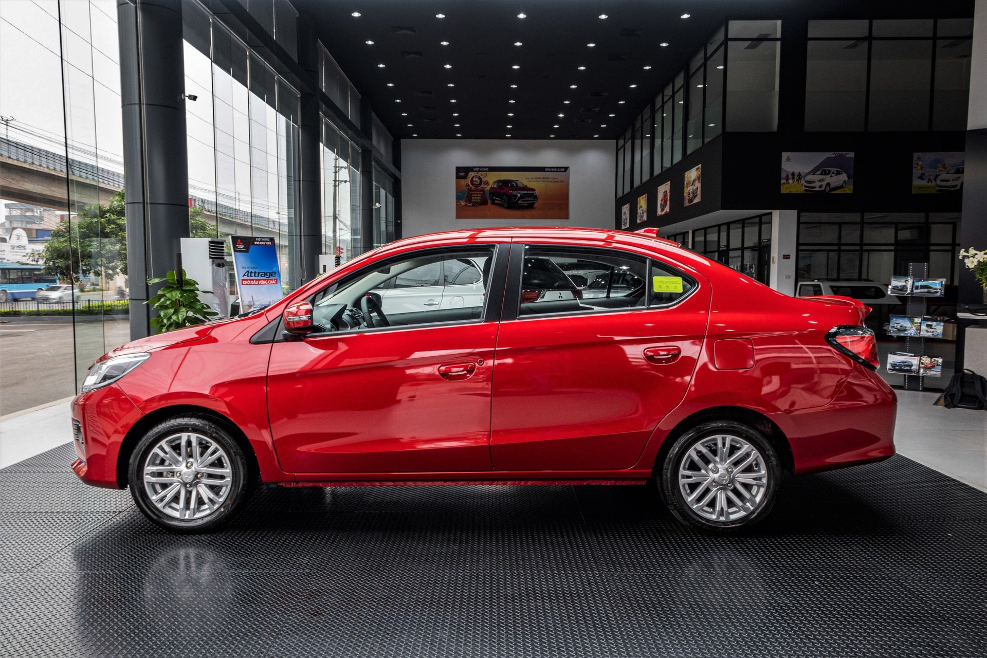 Mẫu sedan hạng B giảm sốc còn 342 triệu đồng, rẻ hơn Hyundai Grand i10 và Kia Morning- Ảnh 2.