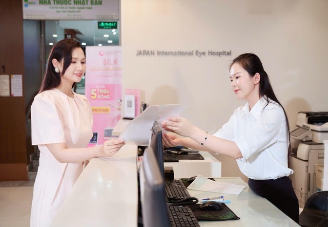 Diễn viên Lã Thanh Huyền: Sau 20 năm cận thị, cuối cùng tôi cũng được sống với đôi mắt tự do - Ảnh 1.