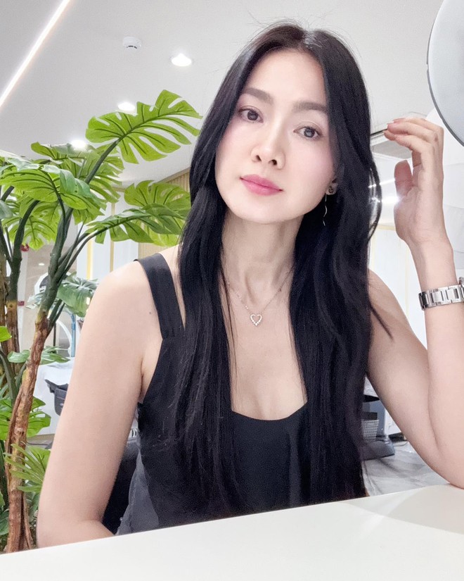 Mỹ nhân Việt 43 tuổi đang được so với Song Hye Kyo có nhan sắc cỡ nào?- Ảnh 9. Mỹ nhân Việt 43 tuổi đang được so với Song Hye Kyo có nhan sắc cỡ nào?- Ảnh 9.