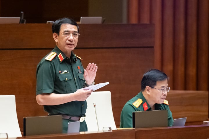 Đại tướng Phan Văn Giang lý giải việc chưa đưa sĩ quan quân đội về xã làm việc - Ảnh 2. Đại tướng Phan Văn Giang lý giải việc chưa đưa sĩ quan quân đội về xã làm việc - Ảnh 2.