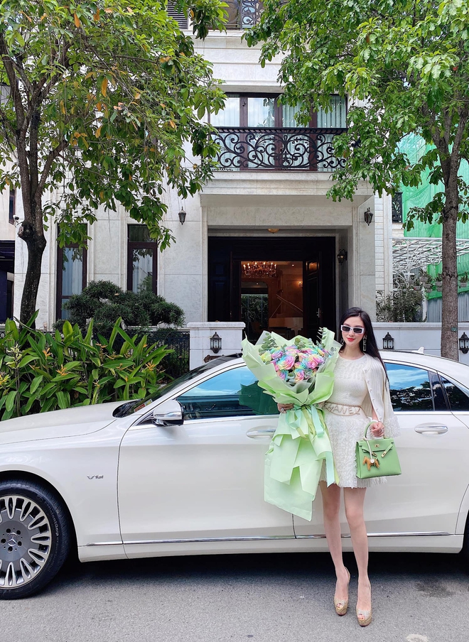 To&agrave;n cảnh biệt thự trong khu cao cấp ở TP.HCM của mỹ nh&acirc;n nổi tiếng Vbiz, c&oacute; 2 con vẫn giấu mặt chồng- Ảnh 3.