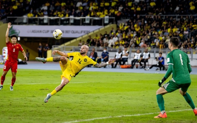 Báo Trung Quốc: “Tuyển Việt Nam sụp đổ với tốc độ ánh sáng; Nguyễn Filip như ma-nơ-canh trong siêu thị”