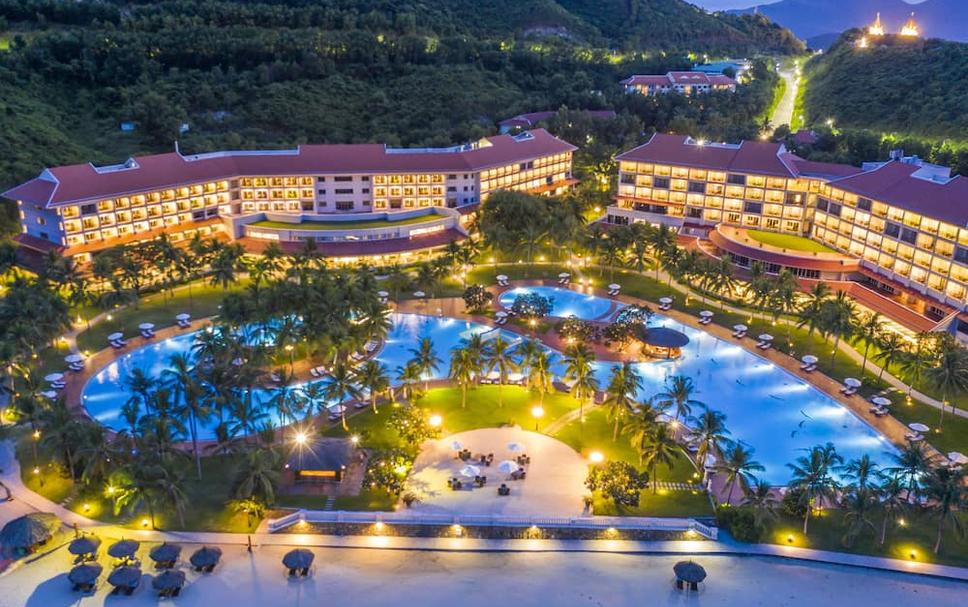 Những ông bố "đỉnh nóc kịch trần" gây dựng nên nền tảng "khủng" từ hai bàn tay trắng, tạo ra cả một thế hệ kế thừa tài năng khiến người ta ngưỡng mộ - Ảnh 4.