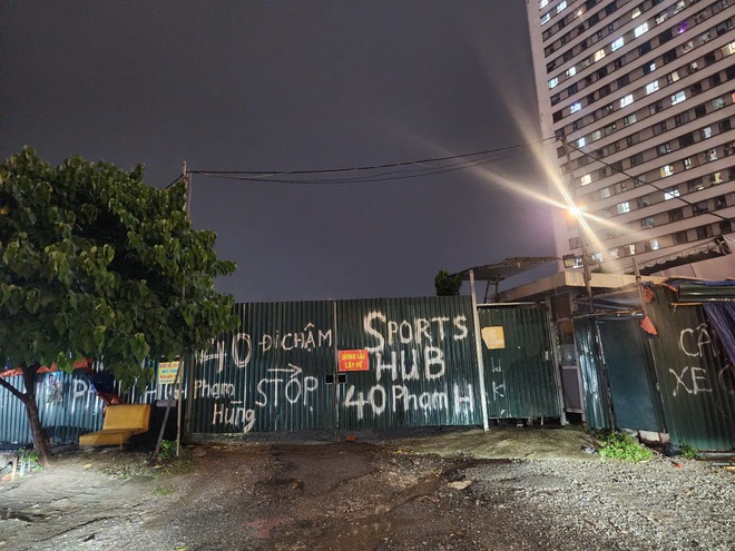 Hiện trường vụ mưa giông làm sập sân pickleball ở Hà Nội- Ảnh 1. Hiện trường vụ mưa giông làm sập sân pickleball ở Hà Nội- Ảnh 1.