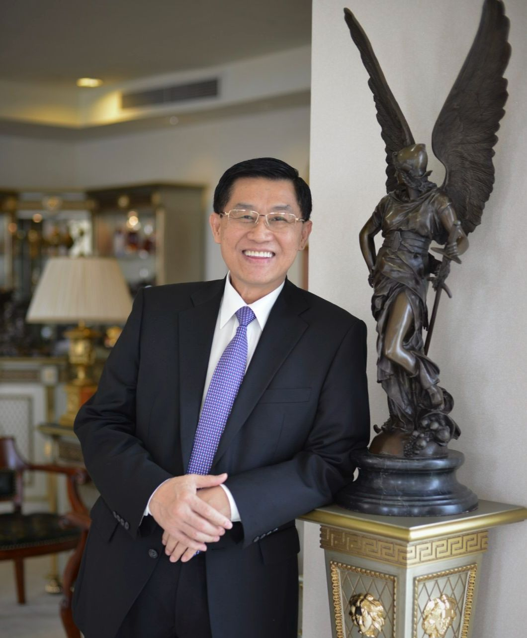 Những ông bố "đỉnh nóc kịch trần" gây dựng nên nền tảng "khủng" từ hai bàn tay trắng, tạo ra cả một thế hệ kế thừa tài năng khiến người ta ngưỡng mộ - Ảnh 6.