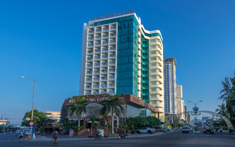 Những ông bố "đỉnh nóc kịch trần" gây dựng nên nền tảng "khủng" từ hai bàn tay trắng, tạo ra cả một thế hệ kế thừa tài năng khiến người ta ngưỡng mộ - Ảnh 7.