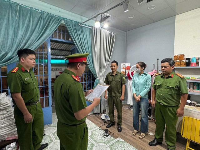 Khởi tố 2 bà chủ livestream bán hàng online trốn thuế hơn 1 tỷ đồng - Ảnh 1.