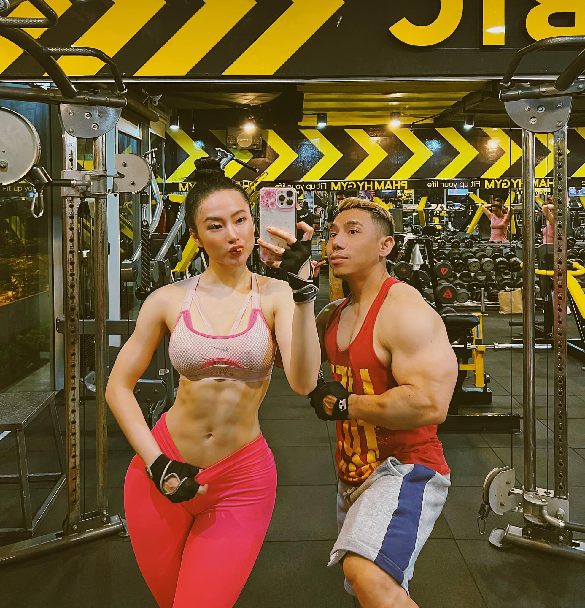 17 giây gây sốc của mỹ nhân đô con Angela Phương Trinh, đáp trả dân mạng về ngoại hình mới gây chú ý- Ảnh 4.