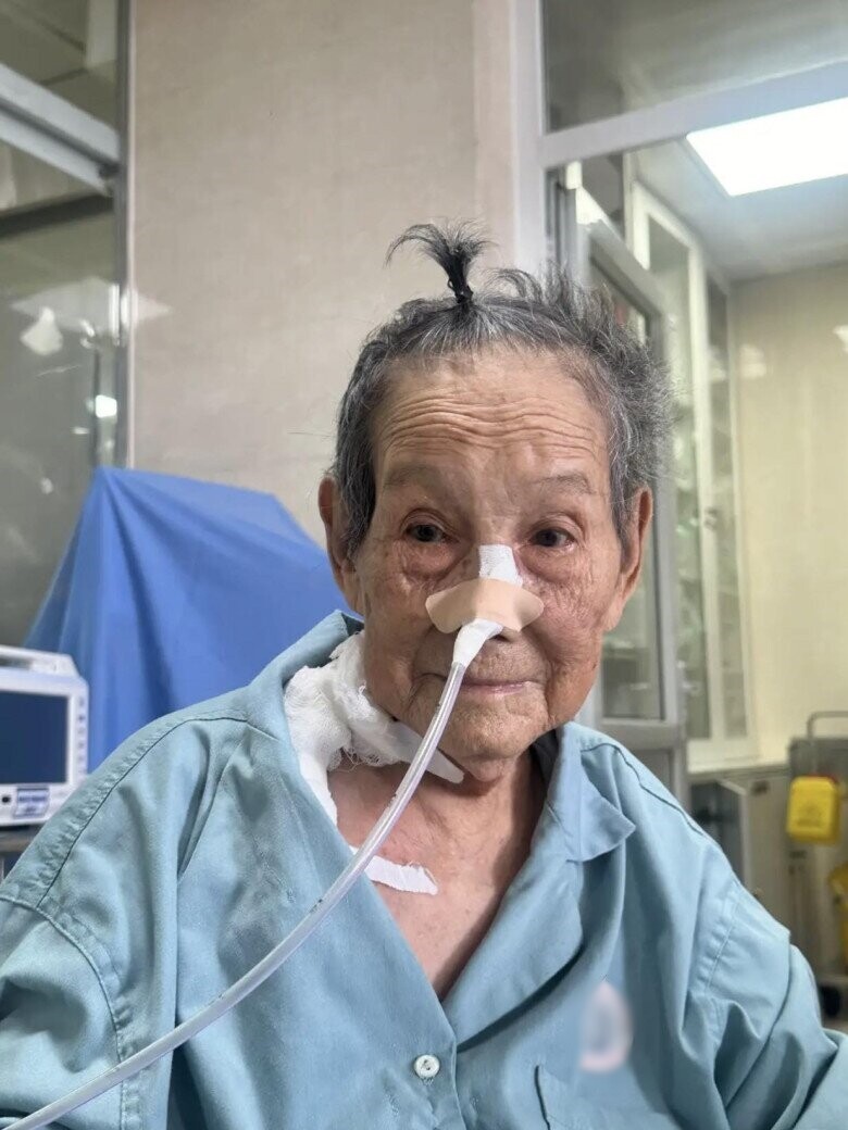 Quỳnh Lương nói 1 câu nhói lòng sau khi bà ngoại qua đời vì uống phải thuốc giả- Ảnh 7. Quỳnh Lương nói 1 câu nhói lòng sau khi bà ngoại qua đời vì uống phải thuốc giả- Ảnh 7.