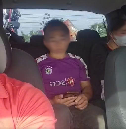 Vụ t&agrave;i xế taxi chặt ch&eacute;m 4 , 2 triệu đồng: C&ocirc;ng an v&agrave;o cuộc điều tra sự việc - Ảnh 2.