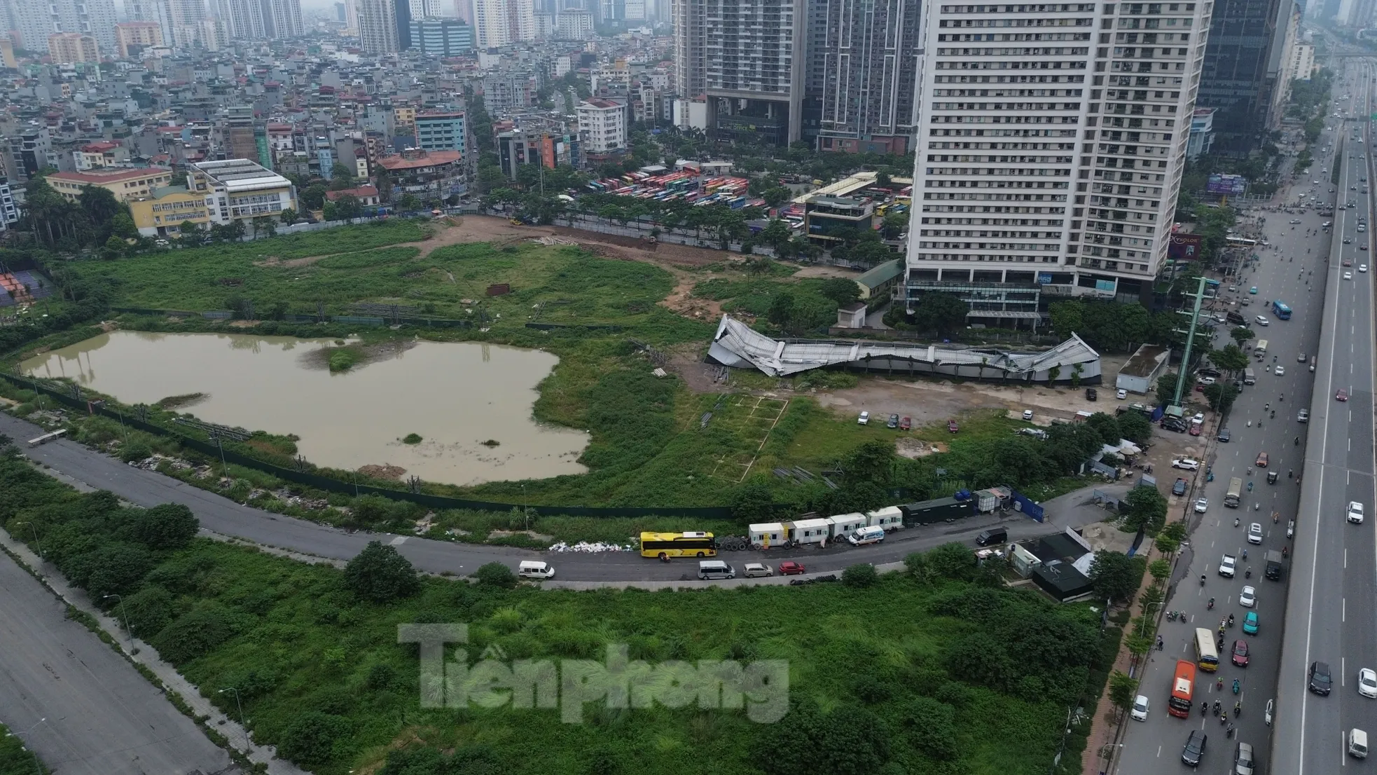 S&acirc;n pickleball H&agrave; Nội bị sập do mưa gi&ocirc;ng: Chủ đầu tư vi phạm nghi&ecirc;m trọng - Ảnh 2.