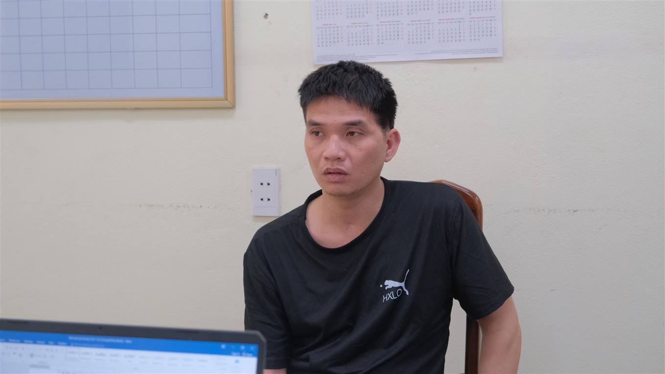 Bắt đối tượng truy nã đặc biệt nguy hiểm Hoàng Văn Duy sau 14 năm- Ảnh 1. Bắt đối tượng truy nã đặc biệt nguy hiểm Hoàng Văn Duy sau 14 năm- Ảnh 1.