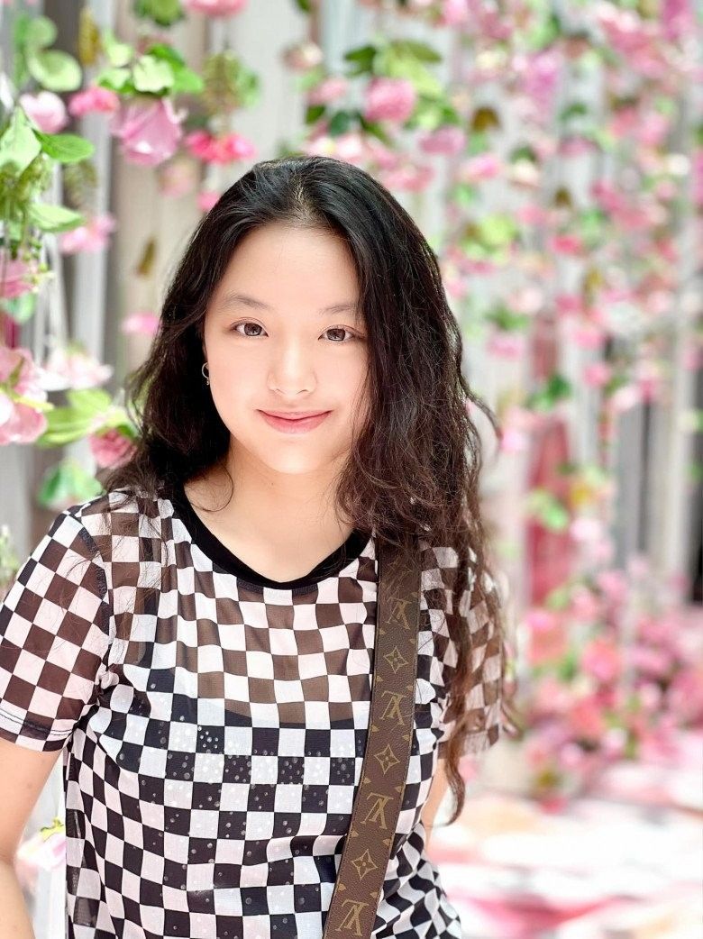 Suti của Bố Ơi Mình Đi Đâu Thế sau 10 năm: Nhan sắc tuổi 16 rực rỡ như Hoa hậu nhí- Ảnh 8.