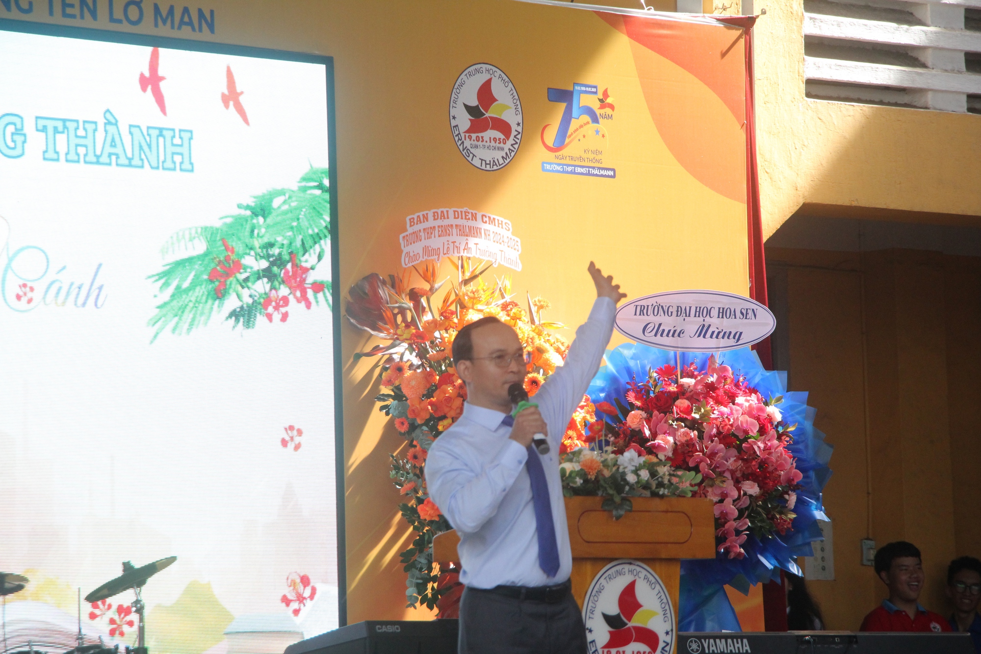 Hiệu trưởng gây sốt nhiều diễn đàn: Dáng vẻ cố gắng của các em là điều tuyệt vời nhất!- Ảnh 2.