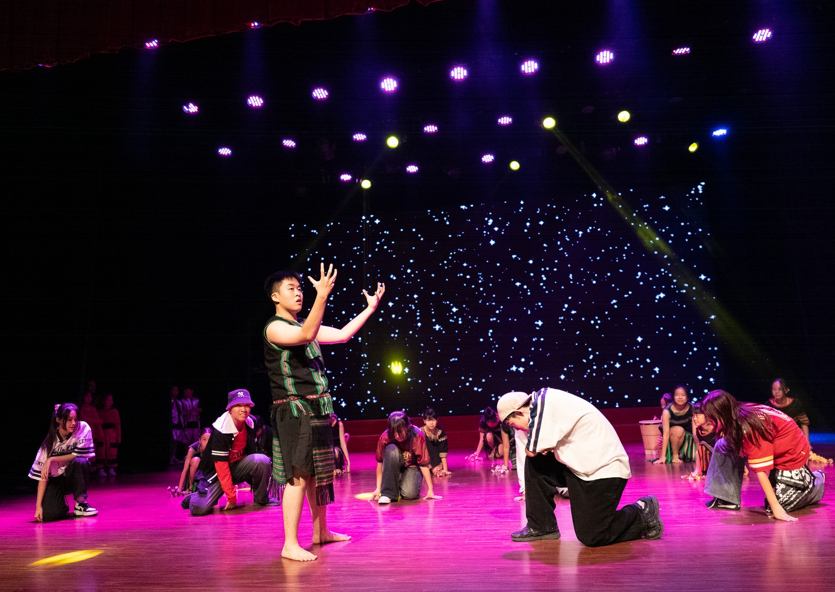 Đại vũ kịch Sắc Màu Tuổi Thơ Vol.6 – Mơ tung 2 trích đoạn gây ấn tượng mạnh cho khán giả- Ảnh 2.