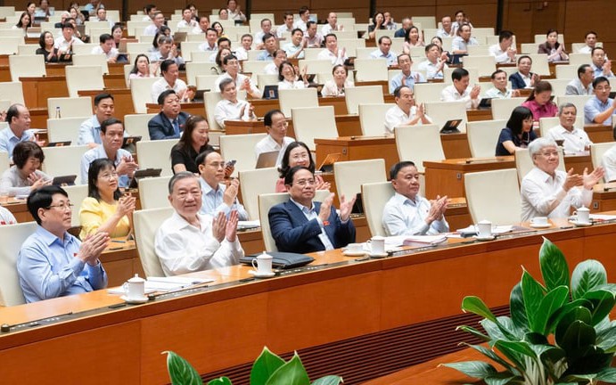 Bộ trưởng Nội vụ: Chính quyền địa phương 2 cấp là 'bước cải cách quan trọng có tính chất lịch sử' - Ảnh 2.