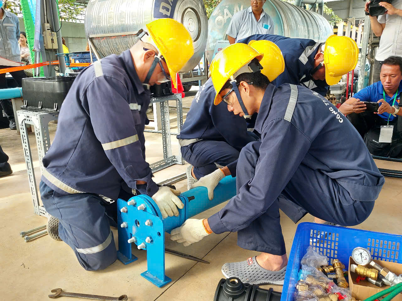 Sau sáp nhập người lao động tại TP HCM hưởng lương tối thiểu theo vùng nào?- Ảnh 1.