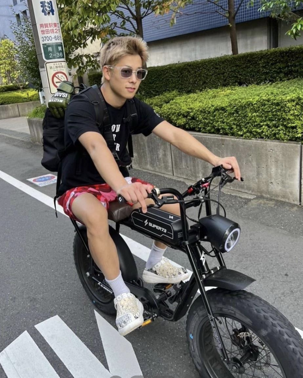 Võ sĩ MMA cứ lên sàn là thua te tua nhưng vẫn hút hơn 4 triệu fan nhờ... gương mặt giống Park Bo Gum- Ảnh 10. Võ sĩ MMA cứ lên sàn là thua te tua nhưng vẫn hút hơn 4 triệu fan nhờ... gương mặt giống Park Bo Gum- Ảnh 10.