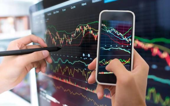 "Bình Yên" mang 300.000 đồng lừa 434 tỷ của giám đốc 56 tuổi ở Tiền Giang: Chuyển tiền hơn 1.000 lần - Ảnh 2.