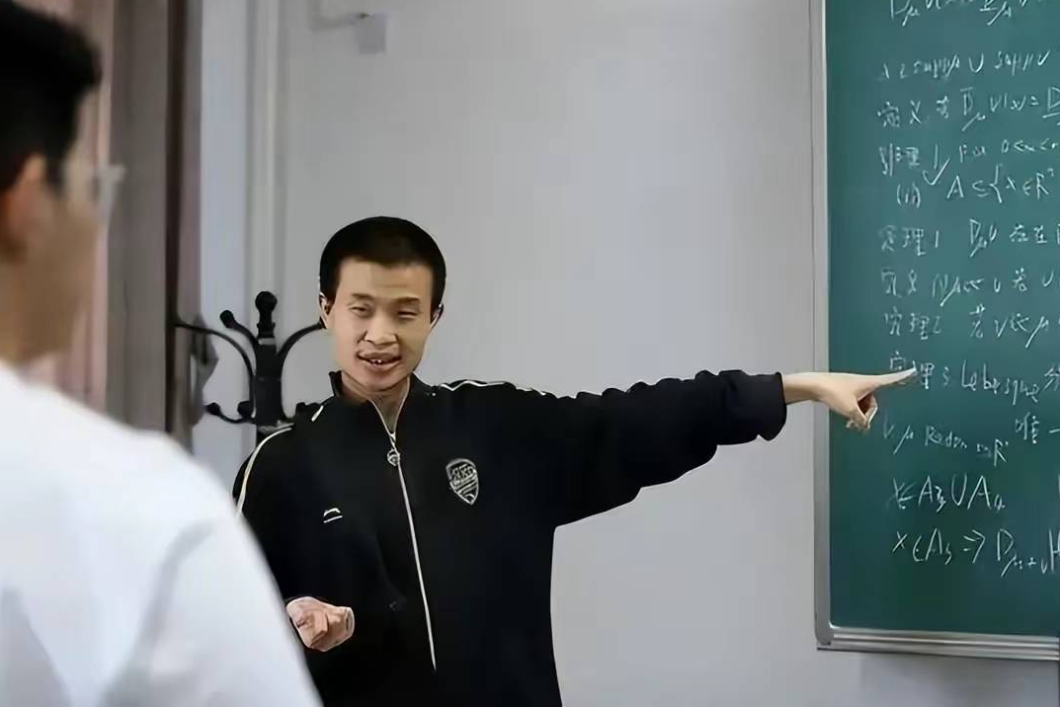 Cách giải trí kỳ lạ của thiên tài toán học Vi Thần khiến học sinh khóc thét - Ảnh 3. Cách giải trí kỳ lạ của thiên tài toán học Vi Thần khiến học sinh khóc thét - Ảnh 3.