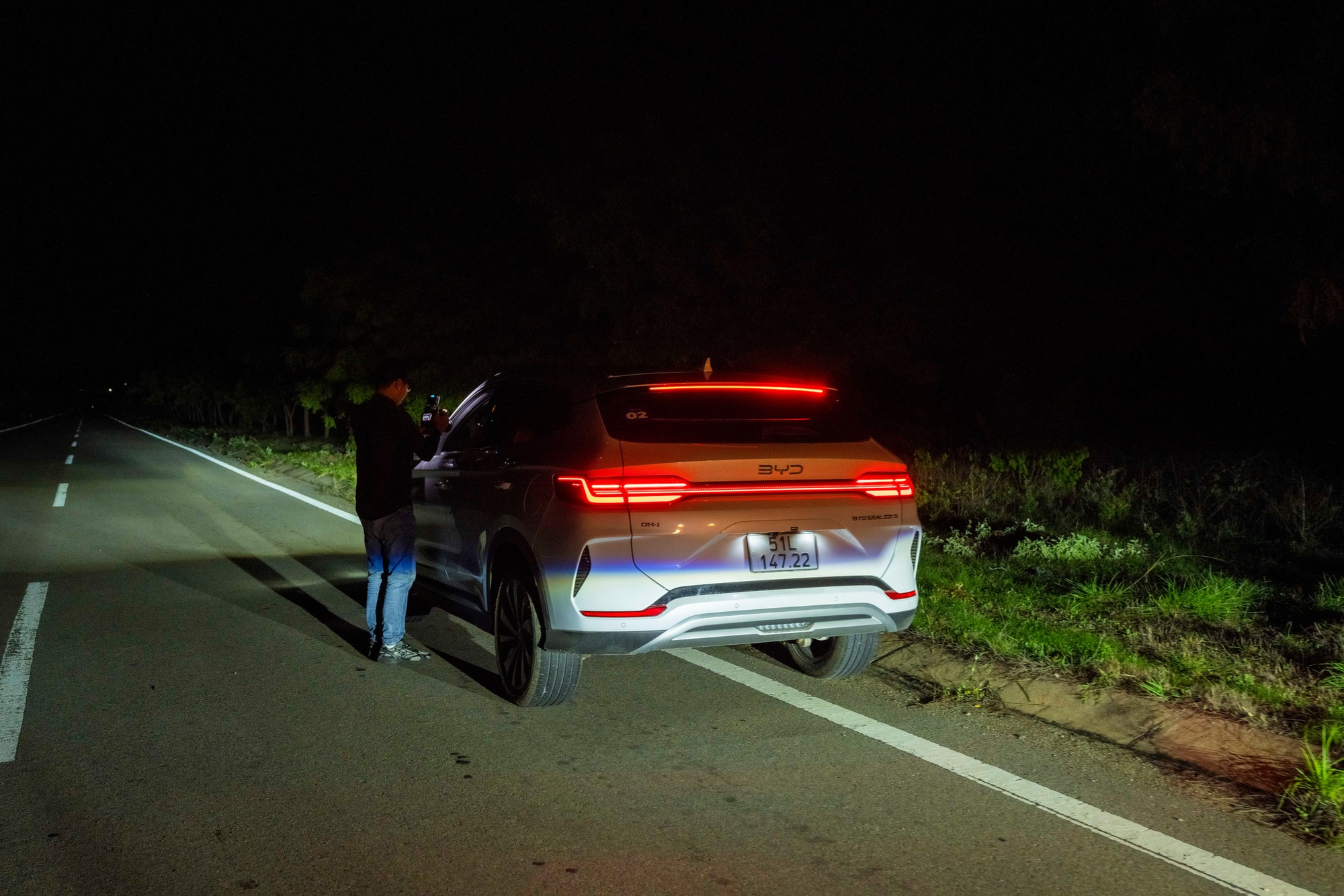 Ở Việt Nam có xe to hơn CX-5 đi 1.800 km liên tục không cần tiếp nhiên liệu: Của hãng nào, giá bao nhiêu?- Ảnh 2.