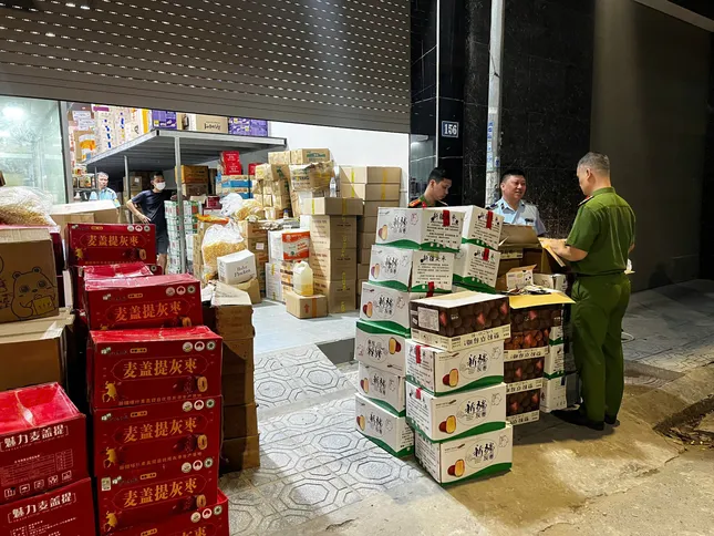 Công an Hà Nội tăng cường kiểm tra vi phạm pháp luật tại La Phù - Ảnh 4.