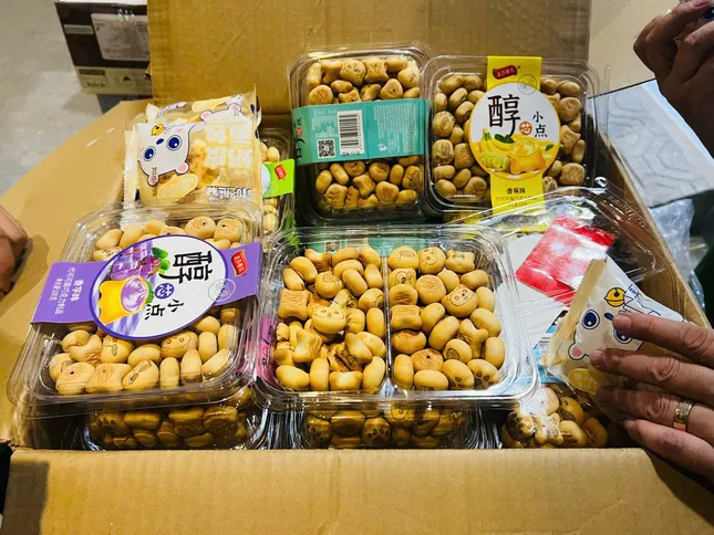 Công an Hà Nội tăng cường kiểm tra vi phạm pháp luật tại La Phù - Ảnh 2.