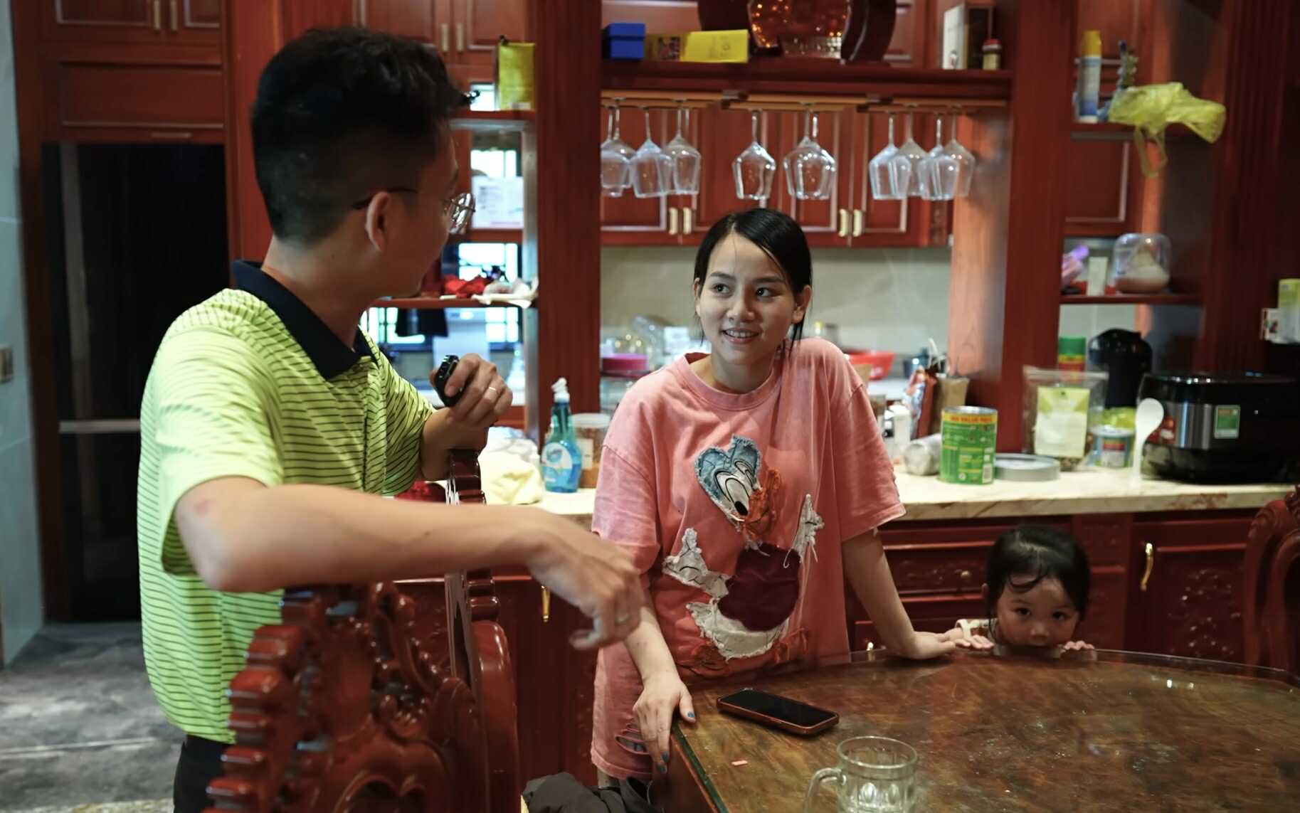 Cặp vợ chồng ở Nghệ An sinh 16 người con, nhà toàn biệt thự, tiết lộ bí quyết càng đẻ càng giàu - Ảnh 8.