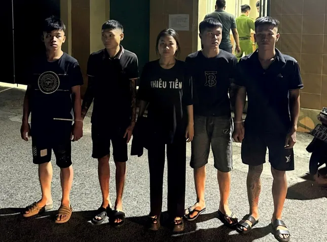 Quái xế Hải Phòng Gây náo loạn phố , 5 đối tượng bị tạm giữ điều tra - Ảnh 1.