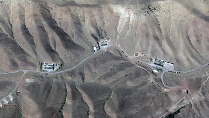 Căn cứ tên lửa chịu thiệt hại nặng nề, Iran dọa tung đòn bất ngờ- Ảnh 2.