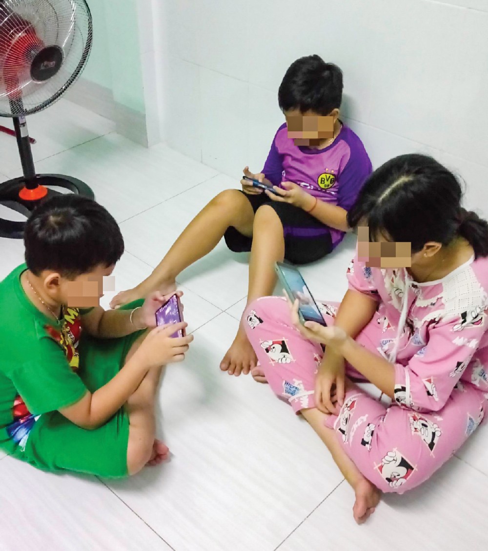 Mẹo "cai nghiện" tivi, điện thoại cho khối nghỉ h&egrave; vừa h&agrave;i hước vừa hiệu quả, c&aacute;c mẹ truyền tay nhau cười nghi&ecirc;ng ngả- Ảnh 1.