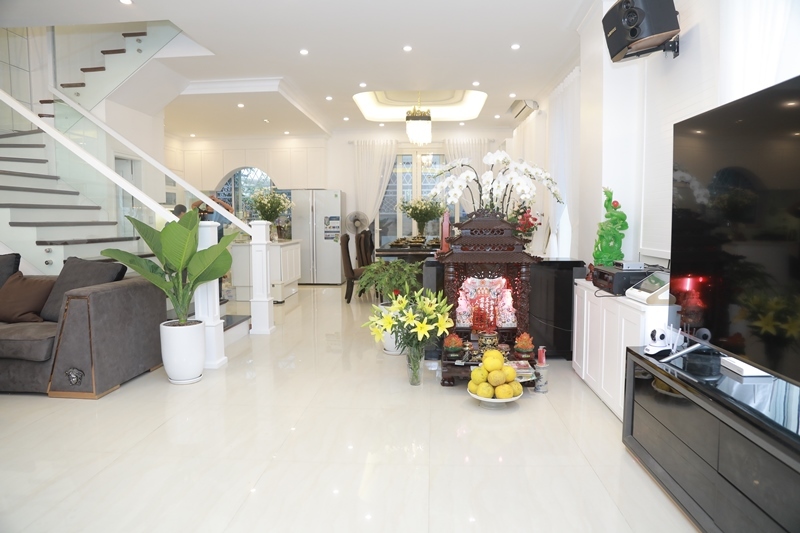 Nam ca sĩ có “bộ sưu tập” nhà từ Nam ra Bắc, biệt thự 50 tỷ, U50 phong độ nhưng không muốn lấy vợ - Ảnh 3.