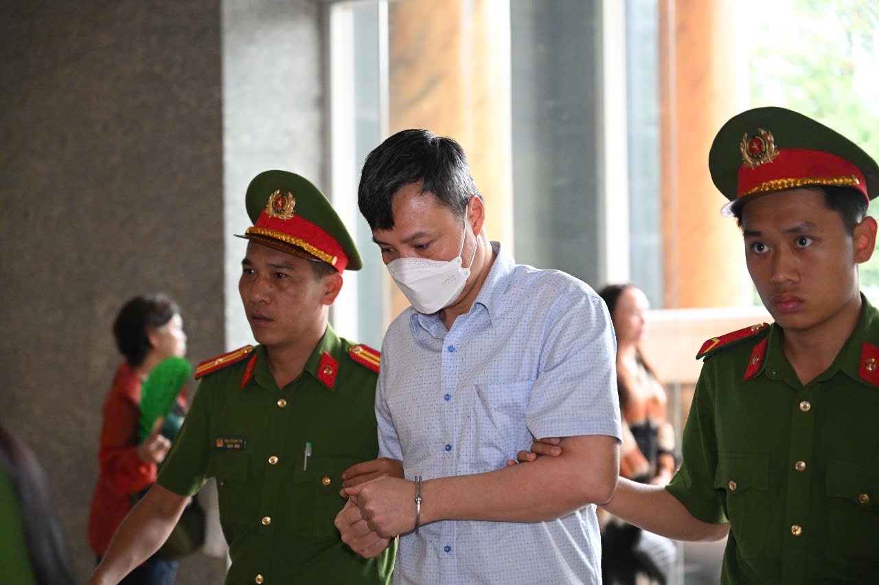 Cựu Chủ tịch FLC Trịnh Văn Quyết vắng mặt tại Phi&ecirc;n t&ograve;a ph&uacute;c thẩm h&ocirc;m nay - Ảnh 2.