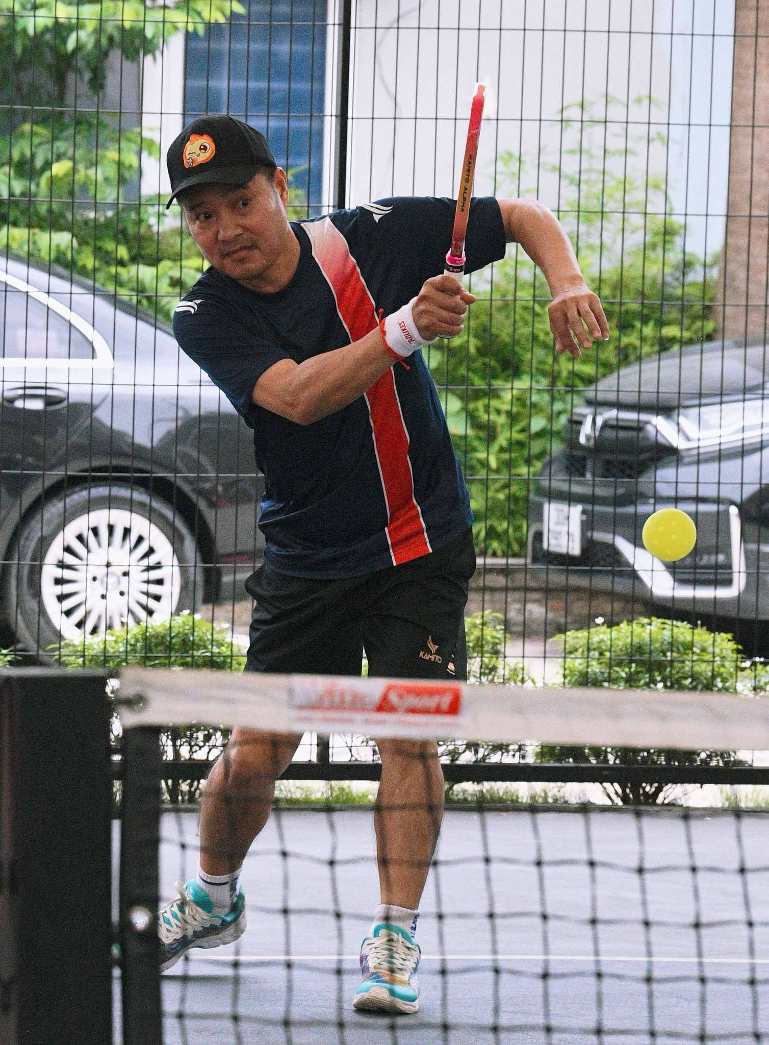 Tóm nguyên dàn anh trai Tự Long, Tuấn Hưng thi đấu pickleball nảy lửa- Ảnh 4.
