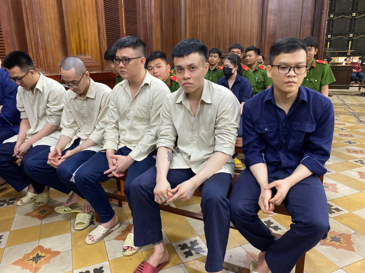 Thủ đoạn gây sốc của nhóm nhân viên tài chính trong vụ Cưỡng đoạt tài sản - Ảnh 2.